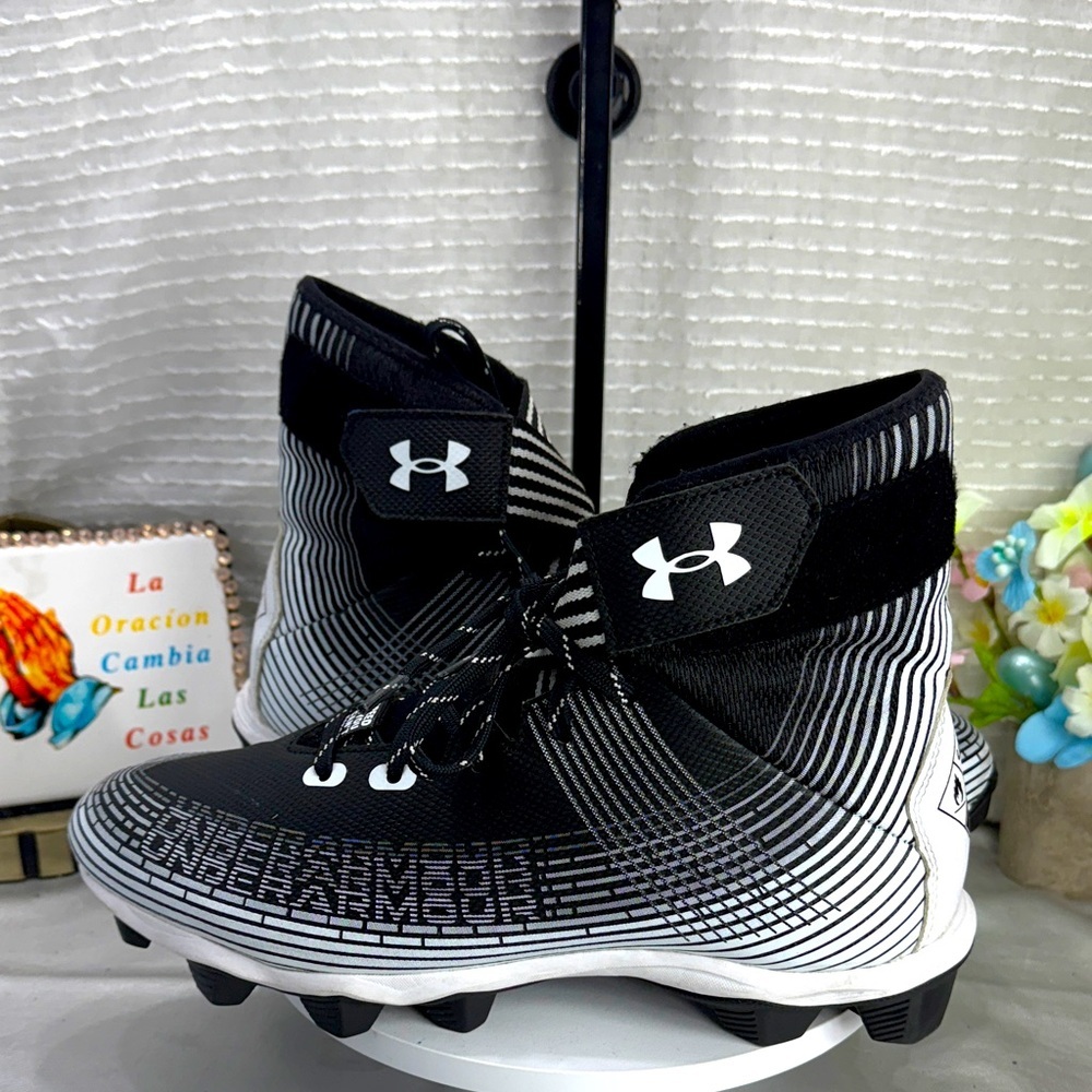 (P5) Under Armour UA Men's
Featured Franchise Football, Size 8